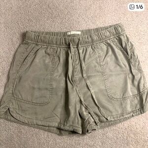 Cynthia Rowley Khaki Shorts Women Medium 100% Lyocell